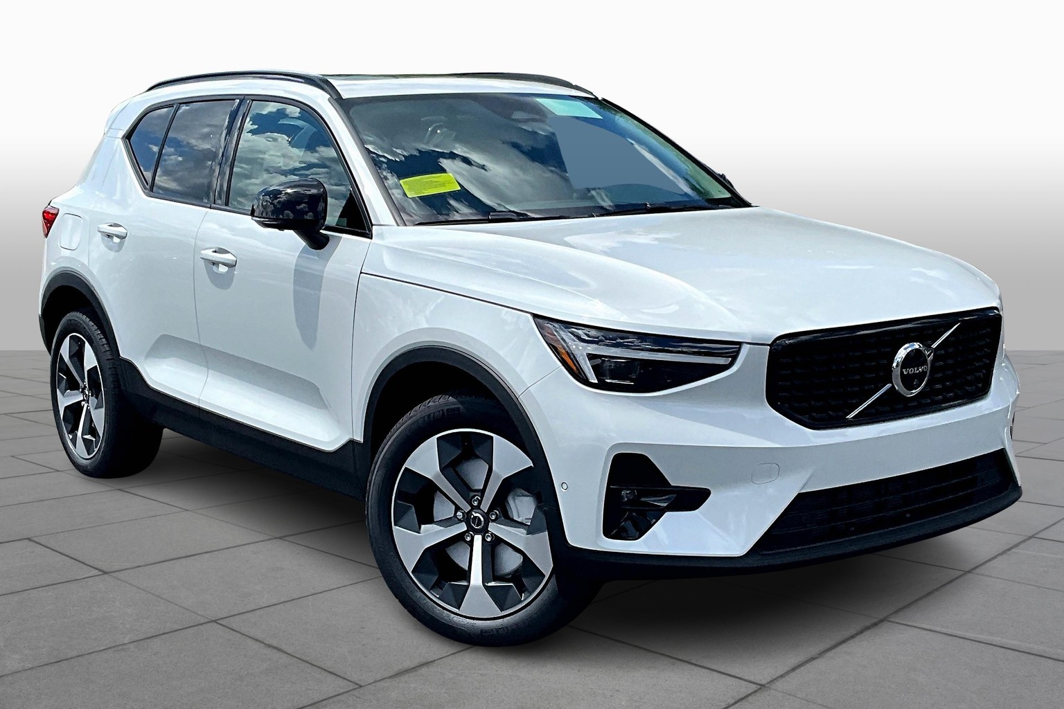 New 2026 Volvo XC40 Plus SUV in Rockland #T2669292 | Ira Volvo